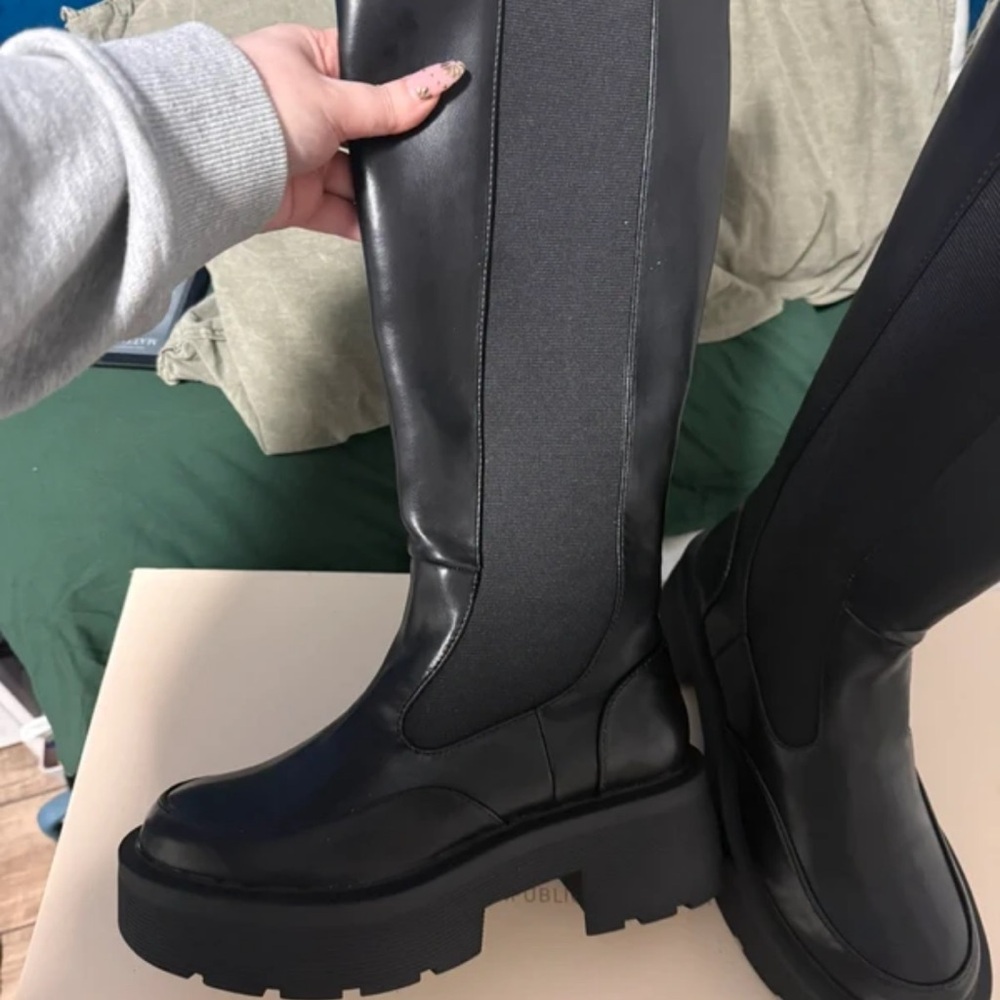 Chic Black Platform Heeled Boots